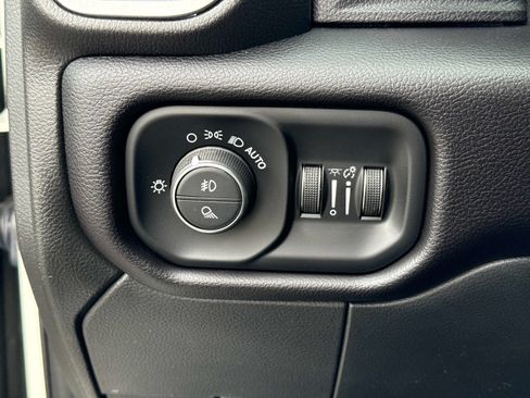 Used 2023 RAM 2500 Laramie AWD/4WD image 32