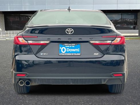 Used 2025 Toyota Camry SE image 8