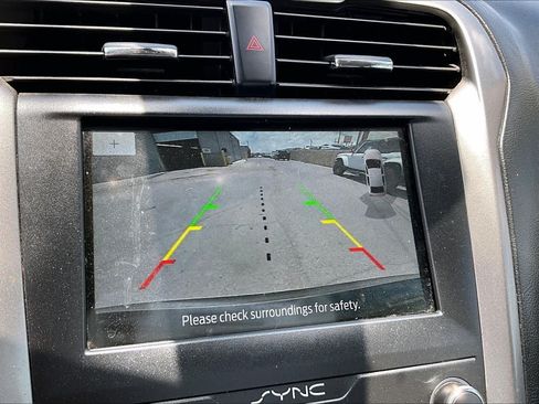 Used 2020 Ford Fusion SE FWD image 26