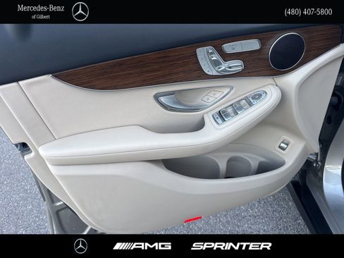 Certified 2022 Mercedes-Benz GLC 300 image 11