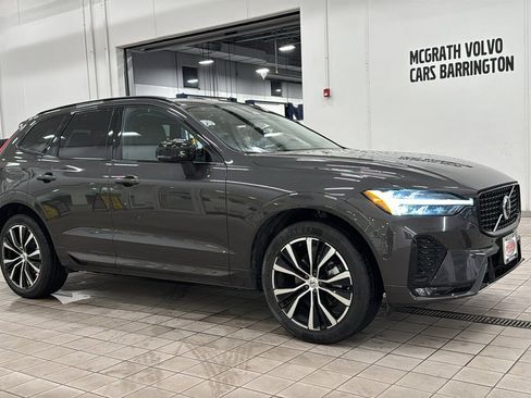 Used 2025 Volvo XC60 B5 Plus image 3