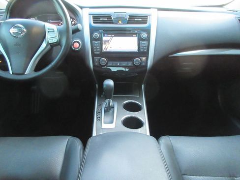 Used 2014 Nissan Altima 2.5 SL w/ Technology Package FWD image 15