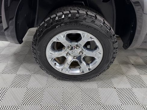 Used 2018 RAM 1500 Laramie AWD/4WD image 5