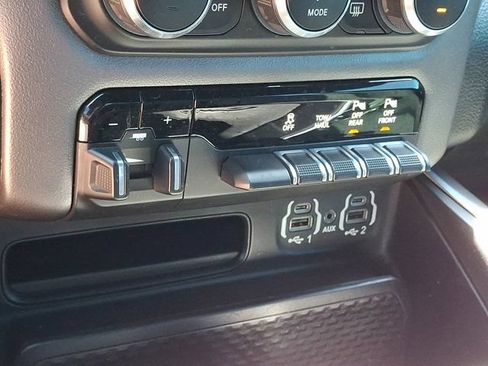Used 2020 RAM 1500 Big Horn AWD/4WD image 30