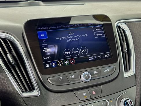 Used 2021 Chevrolet Malibu LT FWD image 14