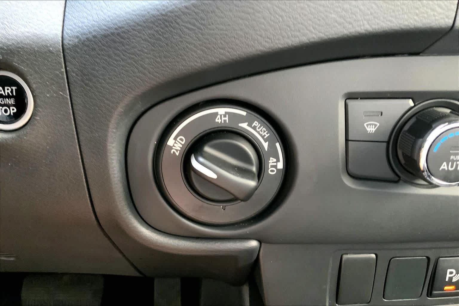 Used 2023 Nissan Frontier PRO-4X w/ Technology Package AWD/4WD image 34