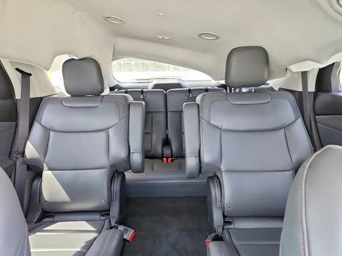 Used 2025 Ford Explorer Active w/ Active Comfort Package RWD image 10