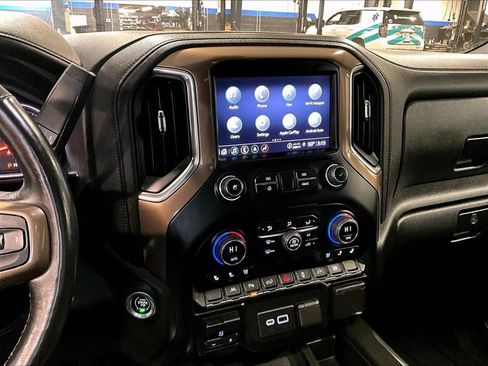Used 2022 Chevrolet Silverado 1500 High Country w/ Technology Package AWD/4WD image 18