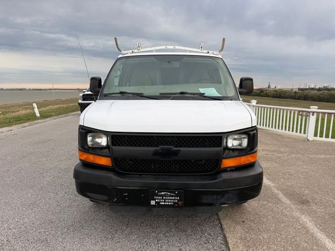 Used 2013 Chevrolet Express 2500 image 2