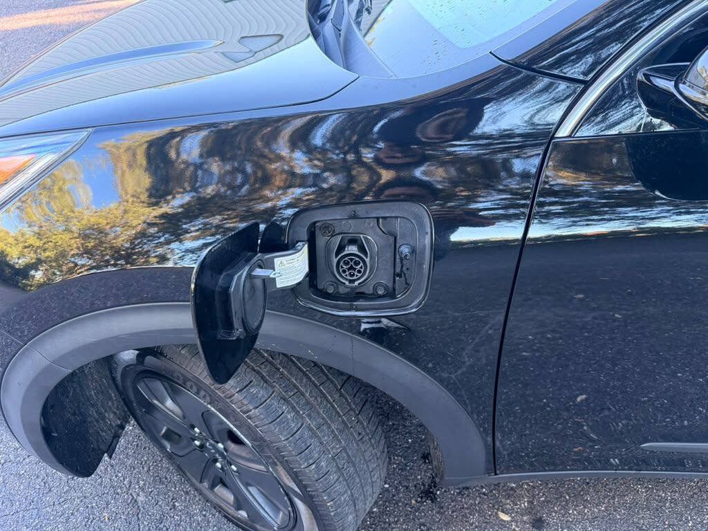 Used 2018 Kia Niro EX FWD image 9