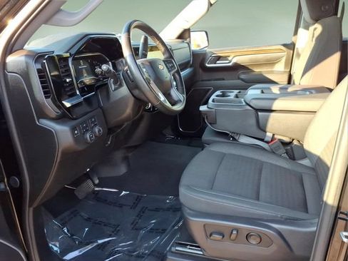 Used 2025 Chevrolet Silverado 1500 LT AWD/4WD image 10
