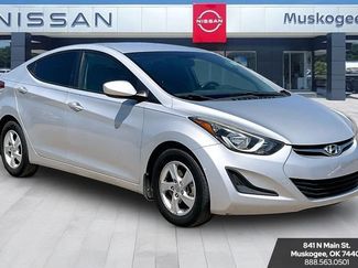 Used 2014 Hyundai Elantra SE FWD video 1