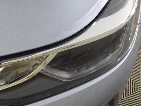 Used 2019 Chevrolet Cruze LT w/ Convenience Package image 13