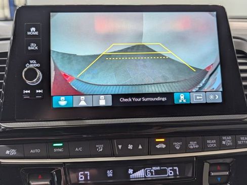 New 2026 Honda Odyssey Touring image 14
