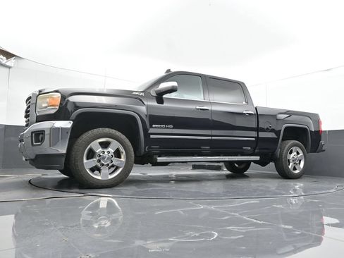 Used 2016 GMC Sierra 2500 SLT w/ Suspension Package, Off-Road AWD/4WD image 44