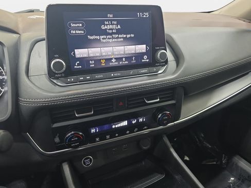 Used 2023 Nissan Rogue SV image 20