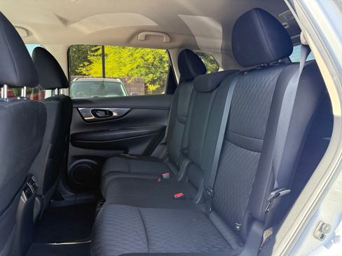 Used 2020 Nissan Rogue S FWD image 9