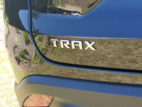 Used 2025 Chevrolet Trax LT image 8