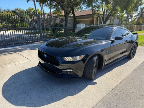 Used 2015 Ford Mustang GT RWD image 3