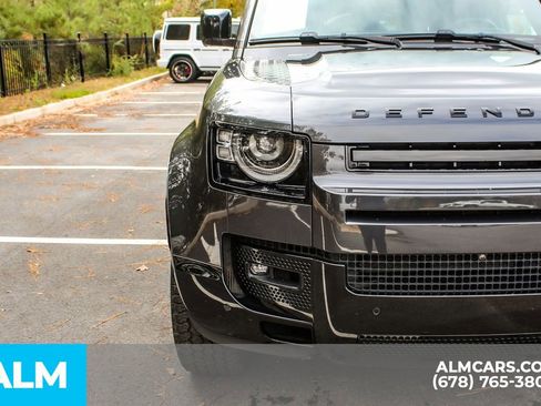 Used 2024 Land Rover Defender 110 X-Dynamic SE image 12