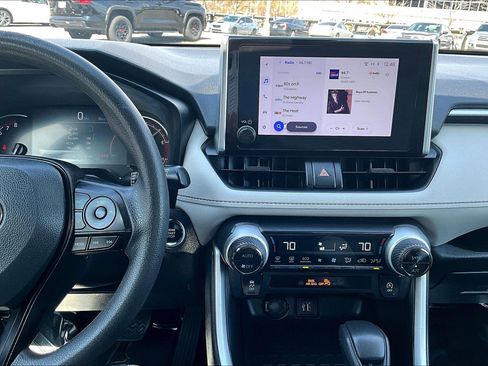 Used 2023 Toyota RAV4 XLE image 6