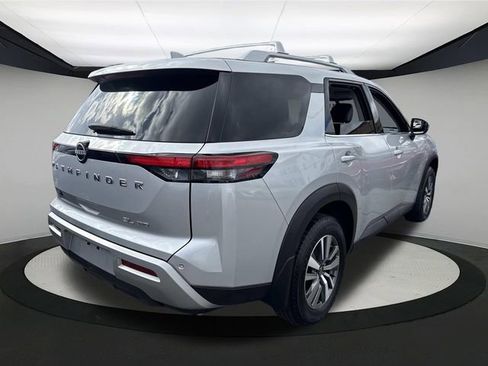 Used 2023 Nissan Pathfinder SL image 10