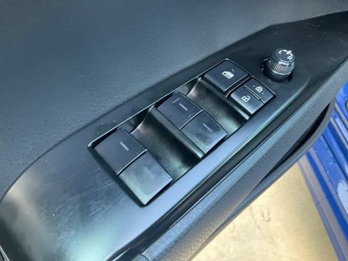 Used 2025 Toyota Camry SE FWD image 6