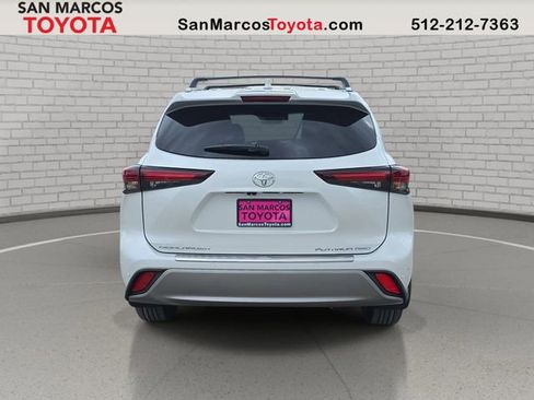 New 2026 Toyota Highlander Platinum image 6