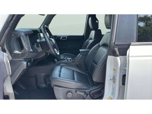 Used 2025 Ford Bronco Badlands AWD/4WD image 13