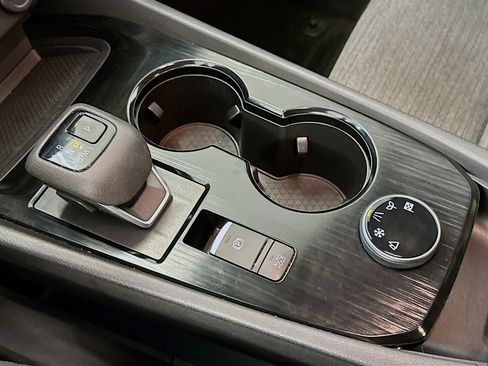 Used 2023 Nissan Rogue SV image 25