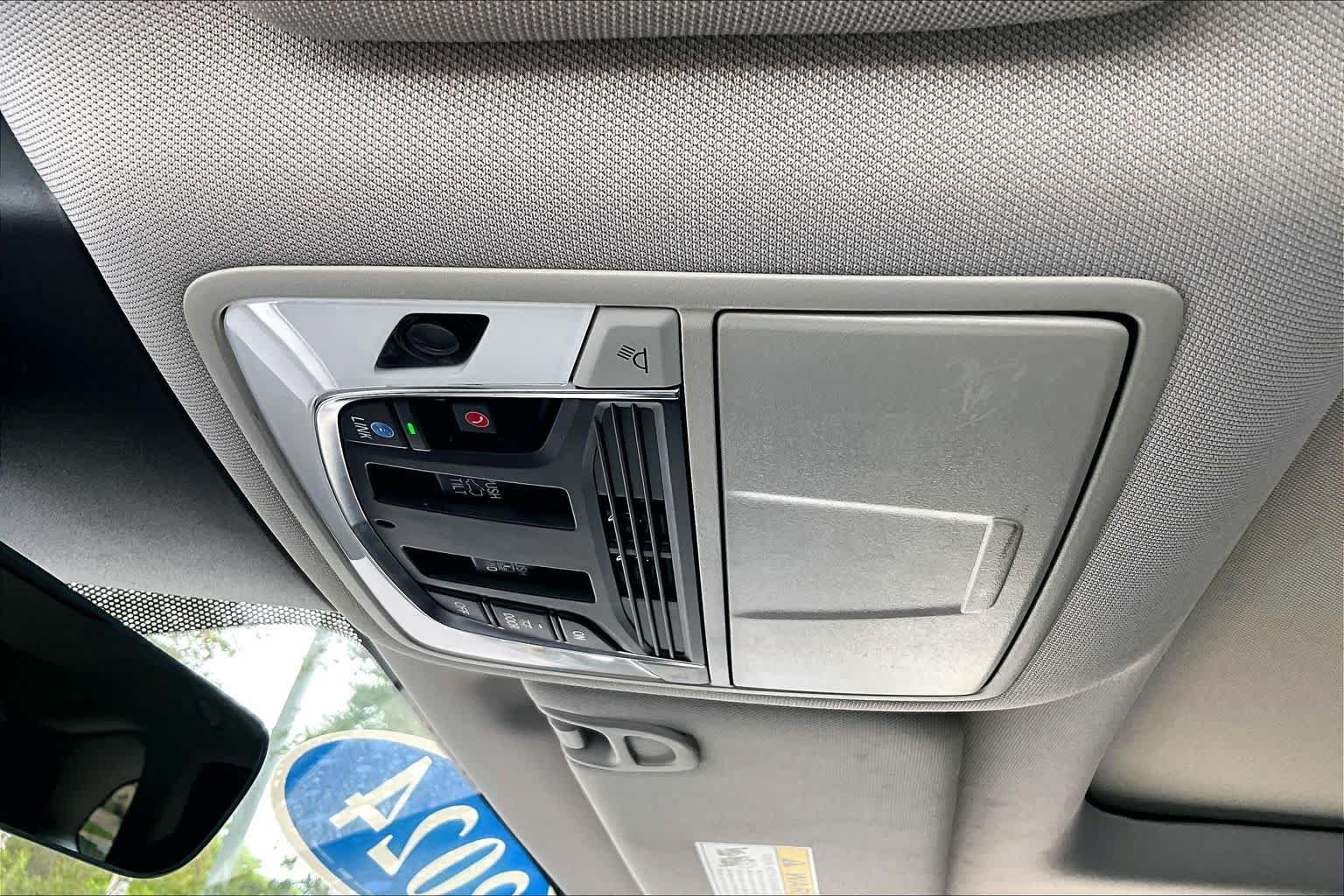 Certified 2024 Acura MDX w/ Technology Package FWD image 32