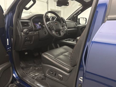 Used 2021 Nissan Titan PRO-4X w/ Pro-4x Convenience Package image 10