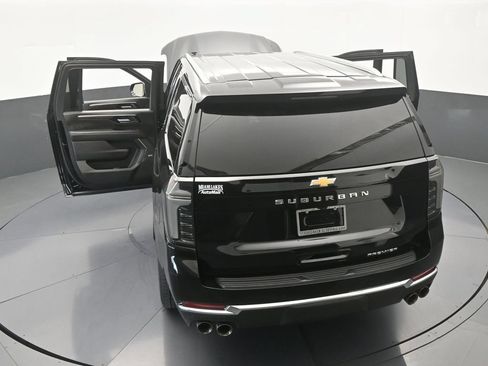 Used 2026 Chevrolet Suburban Premier AWD/4WD image 76