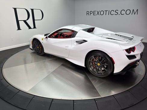 Used 2023 Ferrari F8 Tributo RWD image 14