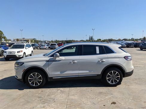 Used 2022 Lincoln Nautilus Reserve image 6