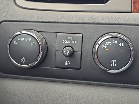 Used 2011 GMC Sierra 1500 SLT w/ SLT Convenience Package AWD/4WD image 18