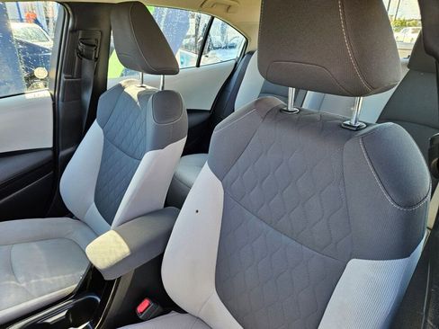 Used 2022 Toyota Corolla LE image 25