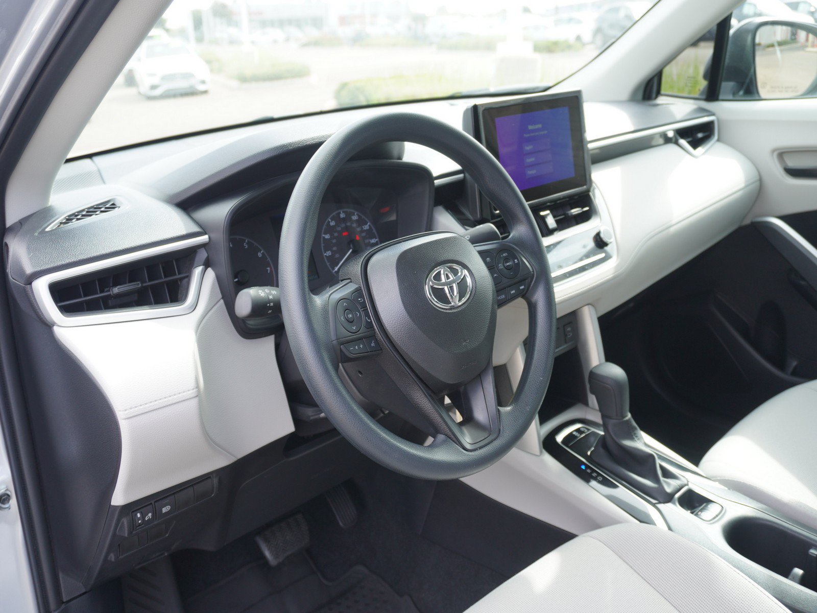 Used 2025 Toyota Corolla Cross L FWD image 17