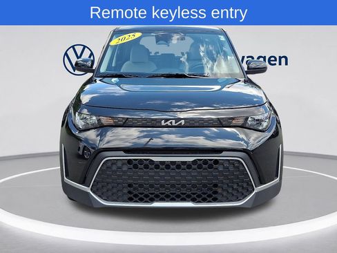Used 2025 Kia Soul LX w/ LX Technology Package FWD image 2