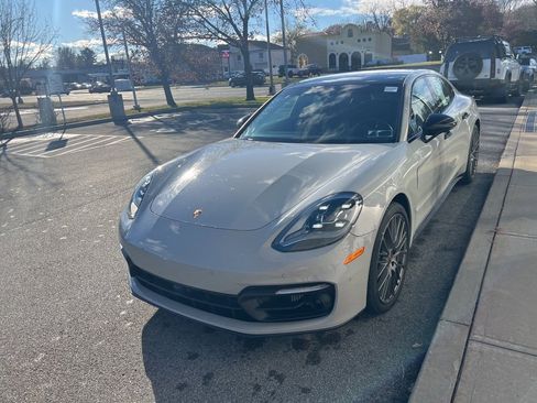 Used 2023 Porsche Panamera 4 Platinum Edition image 45
