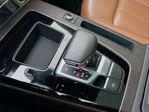 Used 2021 Audi Q5 Premium w/ Convenience Package image 19