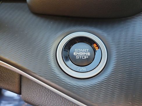 New 2025 Jeep Grand Cherokee Laredo w/ Luxury Tech Group I image 26