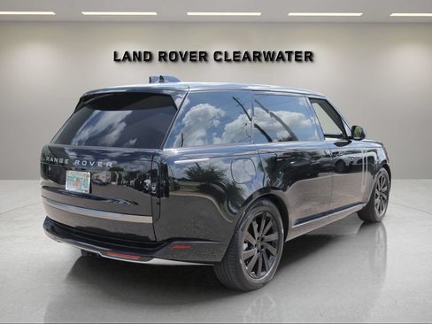 Used 2026 Land Rover Range Rover Long Wheelbase SE AWD/4WD image 5