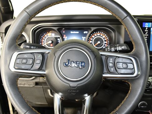 Used 2024 Jeep Wrangler Unlimited Sahara w/ Technology Group AWD/4WD image 20