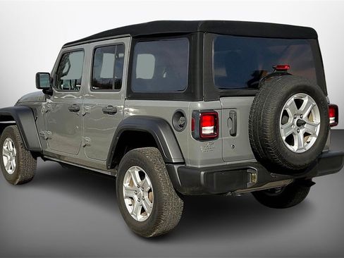 Used 2019 Jeep Wrangler Unlimited Sport S image 4