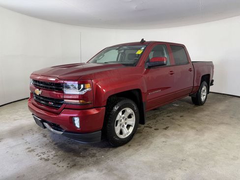 Used 2018 Chevrolet Silverado 1500 LT w/ All Star Edition AWD/4WD image 12