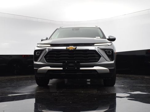 New 2025 Chevrolet TrailBlazer LT w/ Convenience Package FWD image 17