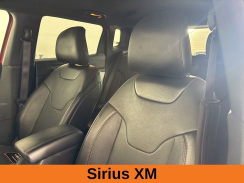 Used 2023 Jeep Compass Latitude image 9