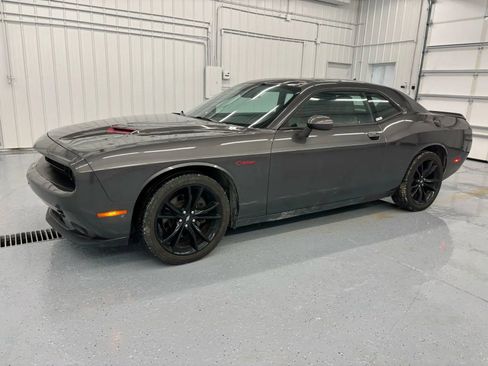 Used 2017 Dodge Challenger SXT Plus image 9