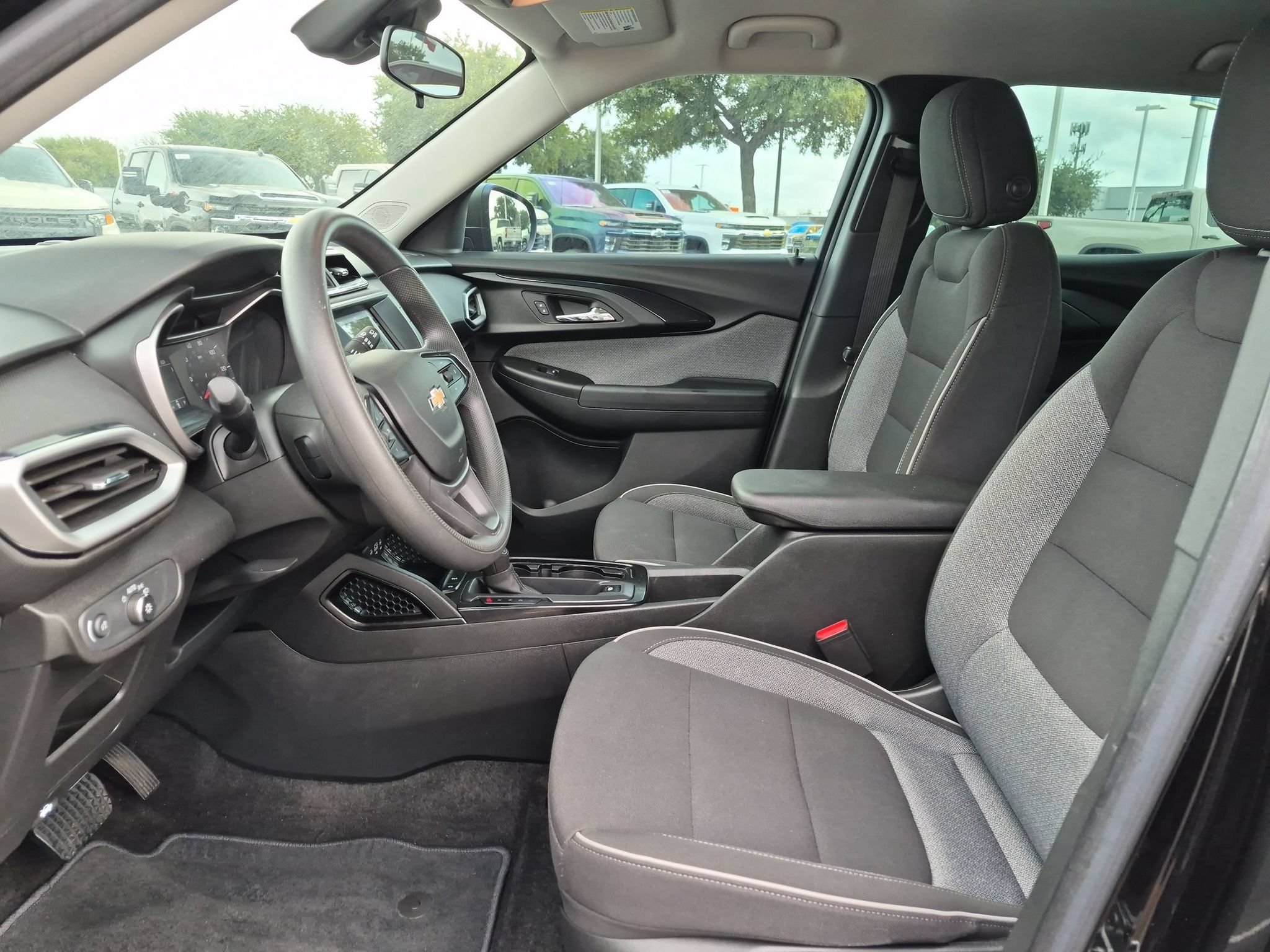 Used 2023 Chevrolet TrailBlazer LS FWD image 9